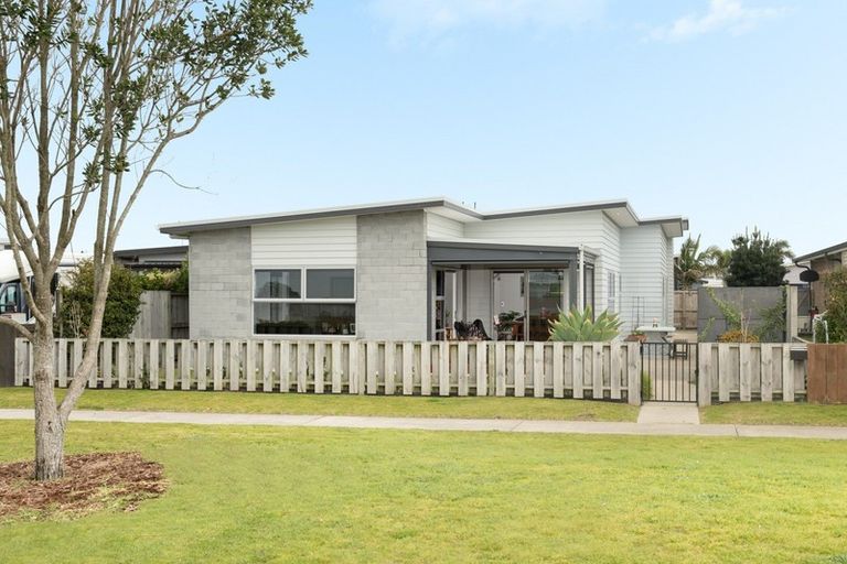 Photo of property in 6 Testacea Lane, Papamoa Beach, Papamoa, 3118