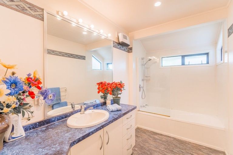 Photo of property in 32a Francis Road, Paraparaumu Beach, Paraparaumu, 5032