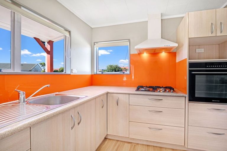 Photo of property in 10 Taonui Street, Waitarere Beach, Levin, 5510