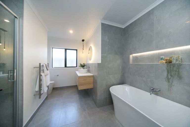 Photo of property in 469a Ruahine Street, Terrace End, Palmerston North, 4410