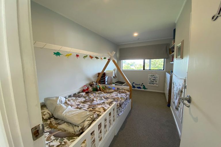 Photo of property in 4 Waiora Road, Stanmore Bay, Whangaparaoa, 0932