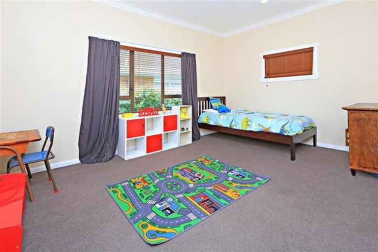Photo of property in 19 Clevedon Road, Papakura, 2110