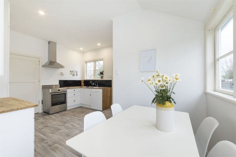 Photo of property in 25 Ihle Street, Terrace End, Palmerston North, 4410