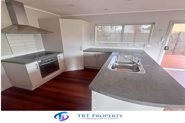 Photo of property in 77a Rosier Road, Glen Eden, Auckland, 0602