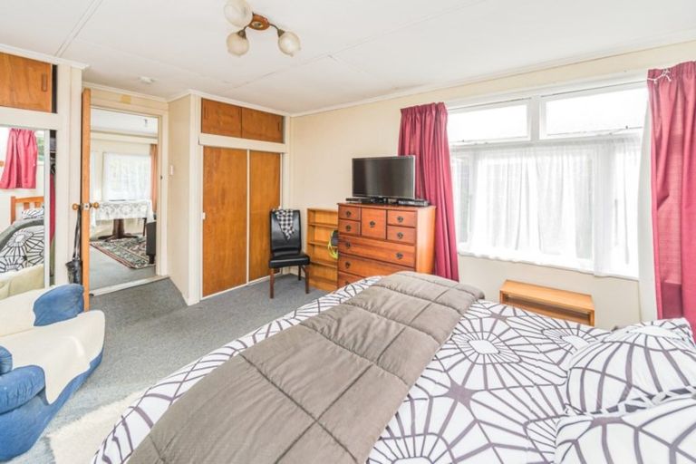 Photo of property in 64 Great North Road, Saint Johns Hill, Whanganui, 4500