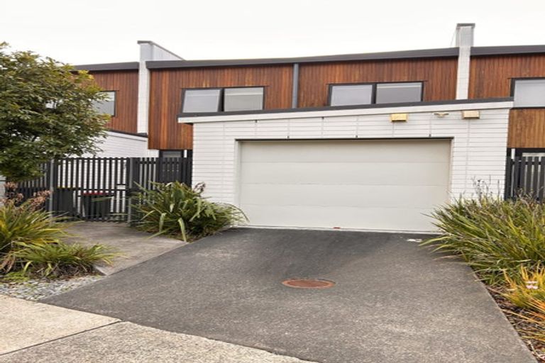 Photo of property in 17 Frank Gill Road, Hobsonville, Auckland, 0616