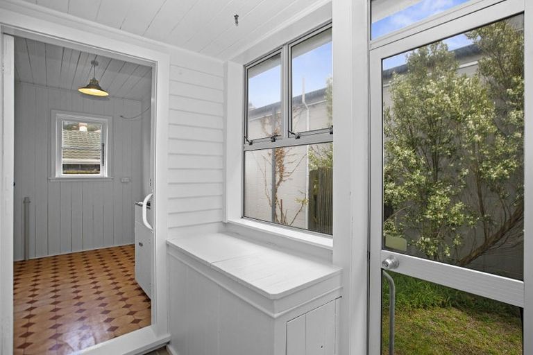 Photo of property in 36 Inglis Street, Seatoun, Wellington, 6022