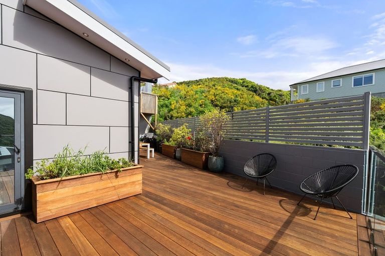 Photo of property in 35 Grumman Lane, Newlands, Wellington, 6037