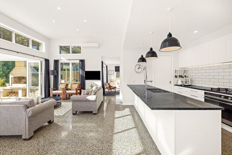 Photo of property in 32 Awanui Crescent, Matakana, 0985