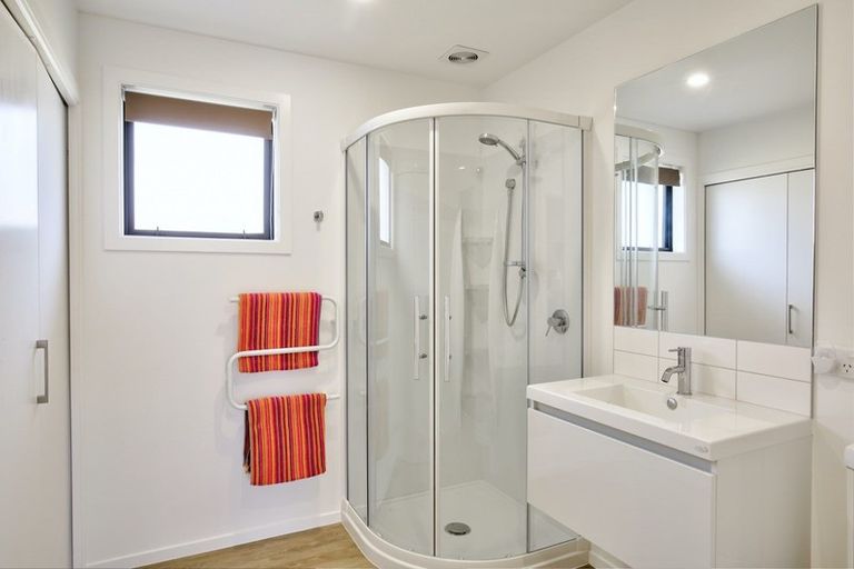 Photo of property in 39 Shepherd Road, Jacks Point, Queenstown, 9371