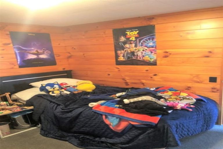 Photo of property in 64 Bassett Road, Johnsonville, Wellington, 6037