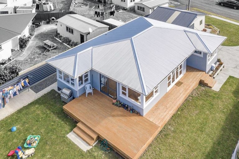 Photo of property in 6 Glenn Street, Castlecliff, Whanganui, 4501