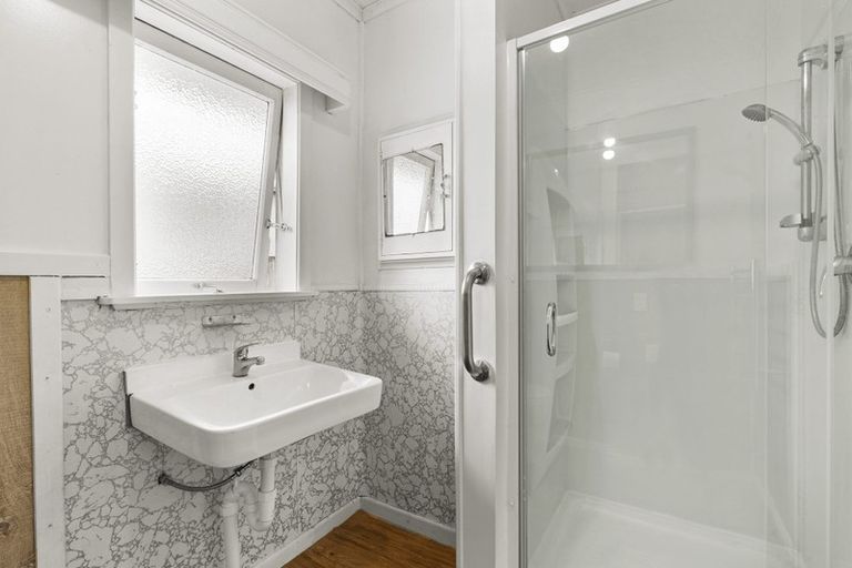 Photo of property in 13 Bruce Road, Glenfield, Auckland, 0629