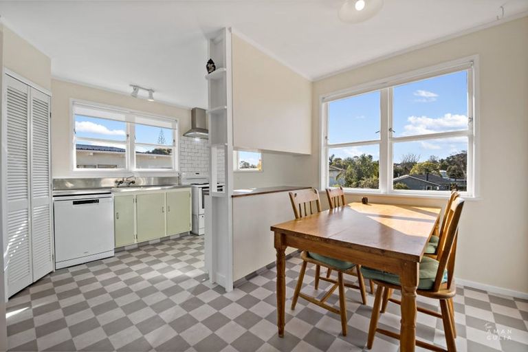 Photo of property in 31 Bodi Place, Te Atatu South, Auckland, 0610