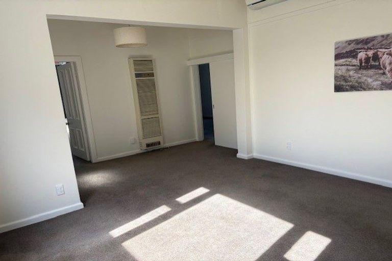 Photo of property in 211 Grant Road, Thorndon, Wellington, 6011