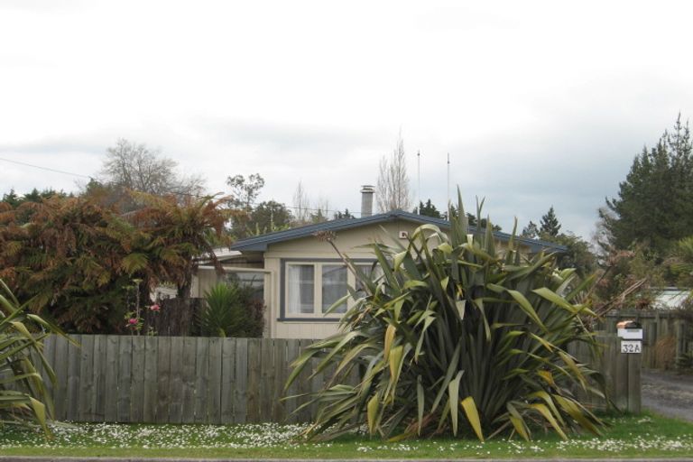 Photo of property in 32 Willow Avenue, Hannahs Bay, Rotorua, 3010