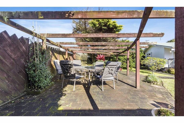 Photo of property in 10 Lloyd Avenue, Papatoetoe, Auckland, 2025