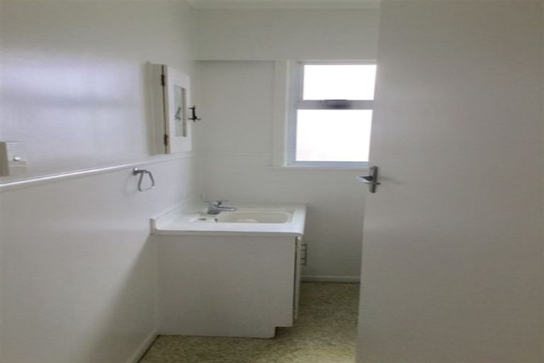 Photo of property in 2/79 Rimu Street, New Lynn, Auckland, 0600