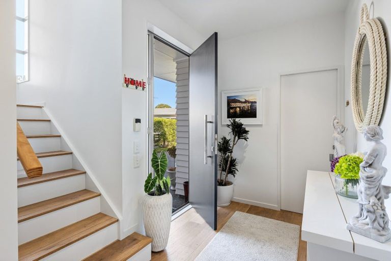 Photo of property in 40a Matakatia Parade, Matakatia, Whangaparaoa, 0930