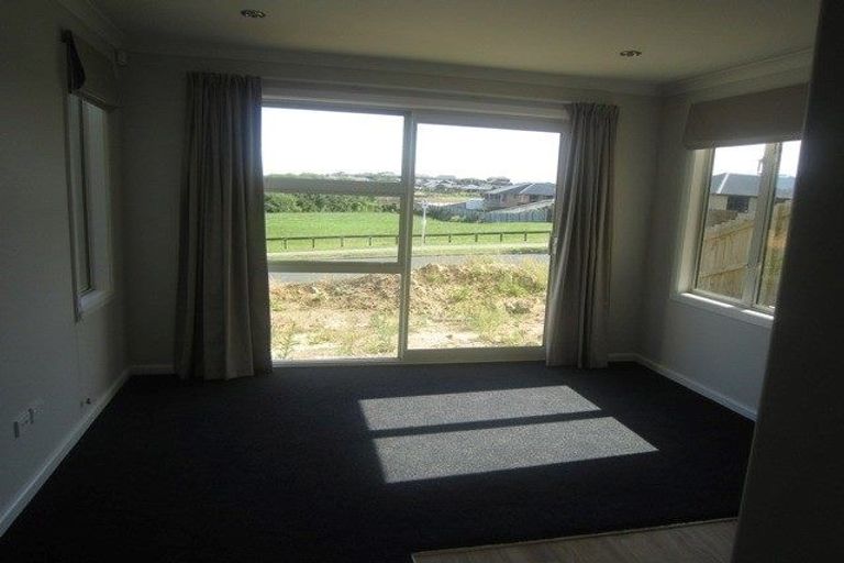 Photo of property in 52 Farnborough Drive, Nawton, Hamilton, 3200