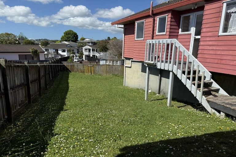 Photo of property in 33 Addison Drive, Glendene, Auckland, 0602