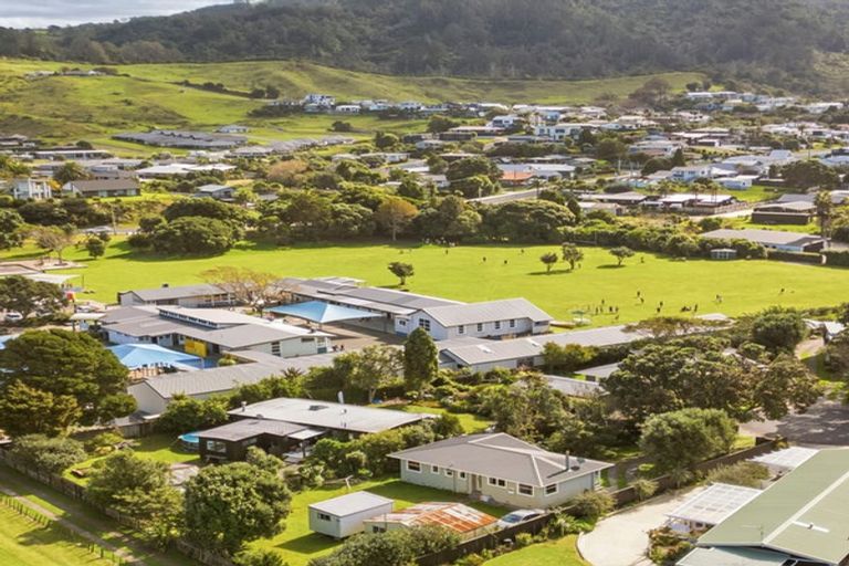 Photo of property in 10 Hillview Road, Waihi Beach, 3611