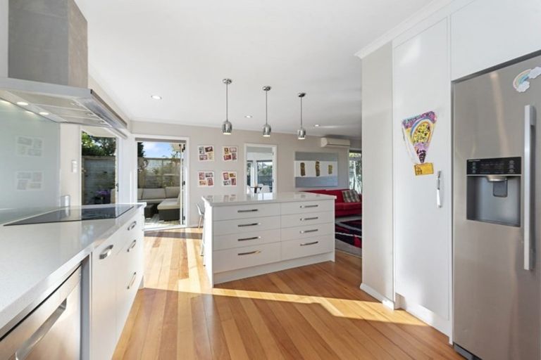 Photo of property in 18 Young Street, Claudelands, Hamilton, 3214