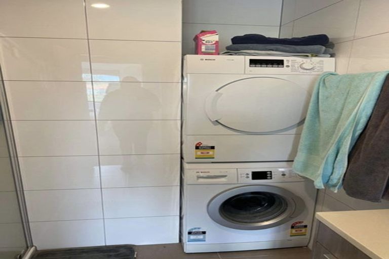 Photo of property in Apollo Apartments, 201/46 Rosedale Road, Rosedale, Auckland, 0632