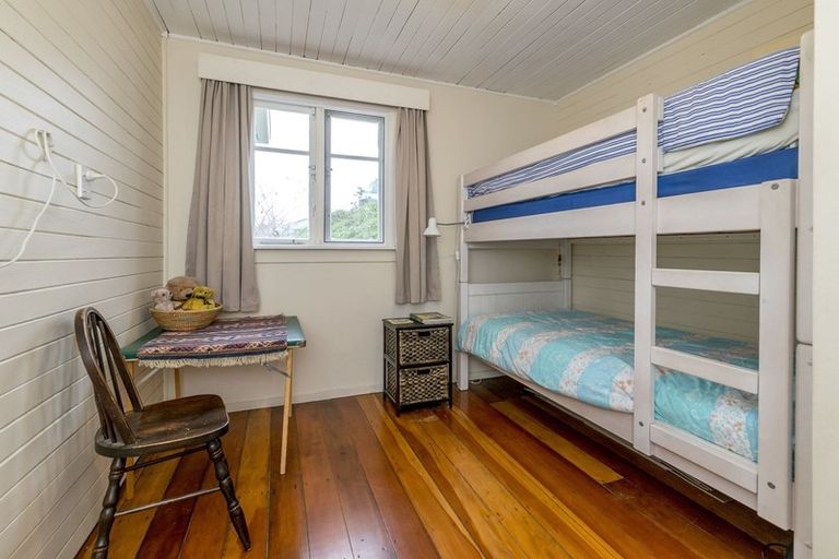 Photo of property in 35 Hicks Crescent, Waikanae Beach, Waikanae, 5036