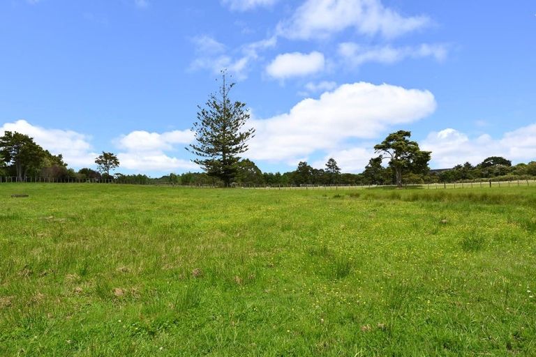 Photo of property in 867 Kahikatea Flat Road, Waitoki, Kaukapakapa, 0871