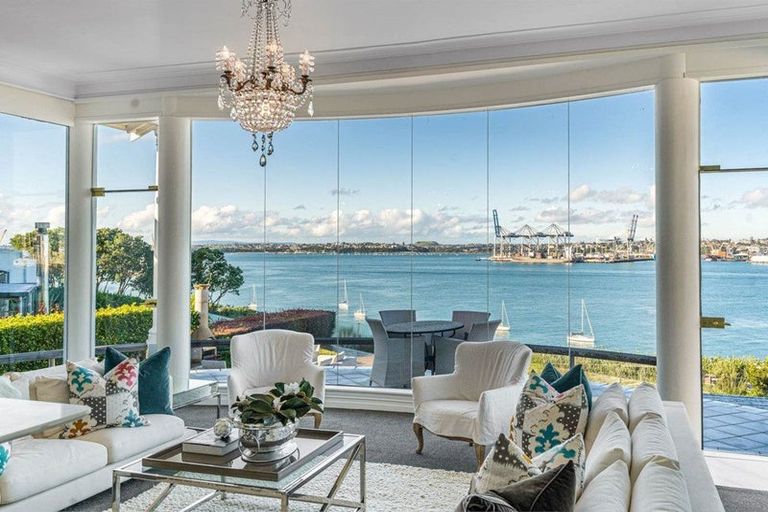Photo of property in 55 Stanley Point Road, Stanley Point, Auckland, 0624