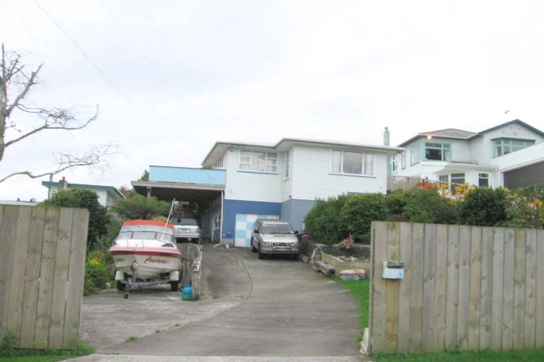 Photo of property in 21 Mclellan Street, Tawa, Wellington, 5028