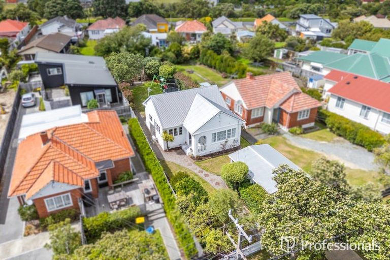 Photo of property in 16 Bell Road, Waiwhetu, Lower Hutt, 5010