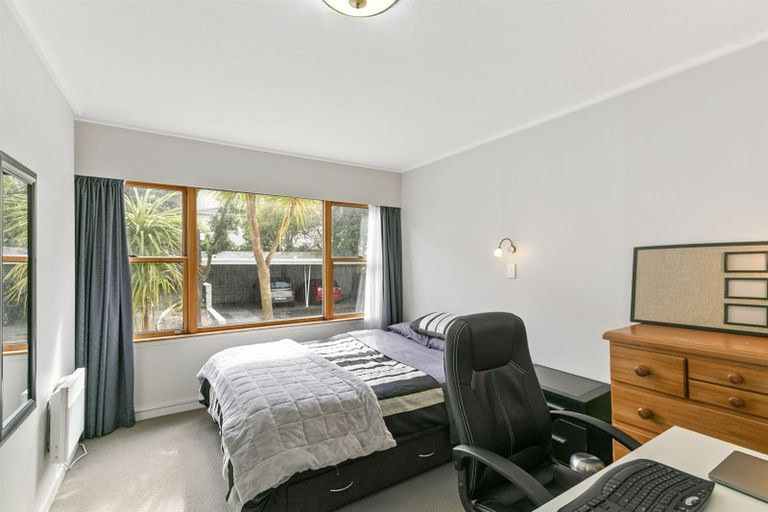 Photo of property in Newman Court Apartments, 2 Newman Terrace, Thorndon, Wellington, 6011