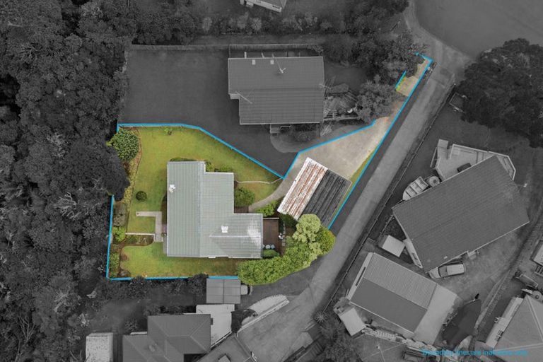 Photo of property in 2/26 Sunward Rise, Glenfield, Auckland, 0629