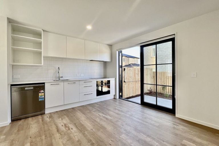 Photo of property in 2/35 Eversleigh Street, St Albans, Christchurch, 8014