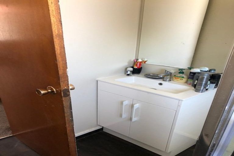 Photo of property in 2/12 Pawa Place, Manurewa, Auckland, 2102