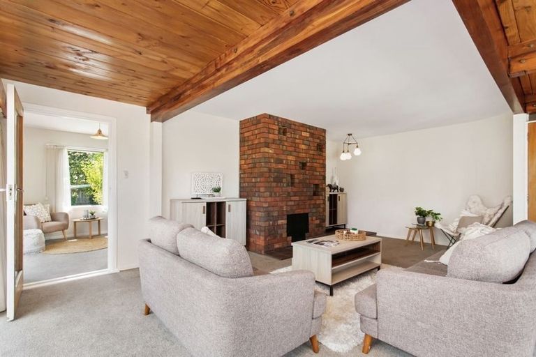 Photo of property in 19 Tenby Place, Avondale, Christchurch, 8061