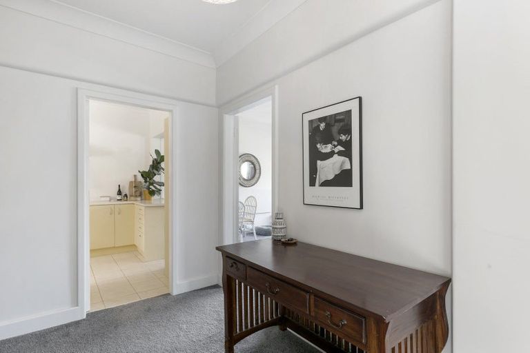 Photo of property in Samoa High Commission, 4/1 Wesley Road, Kelburn, Wellington, 6012