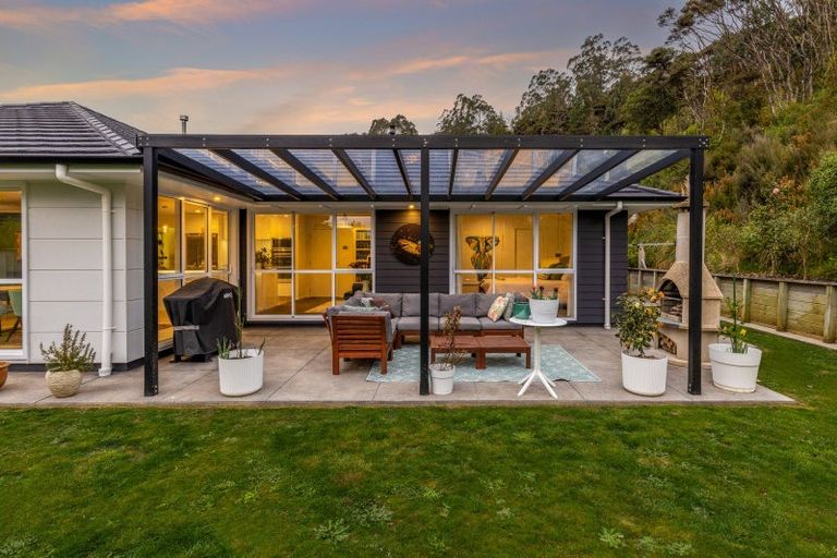 Photo of property in 35 Banks Boulevard, Whitby, Porirua, 5024