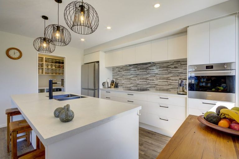 Photo of property in 37 Claremont Crescent, Amberley, 7410