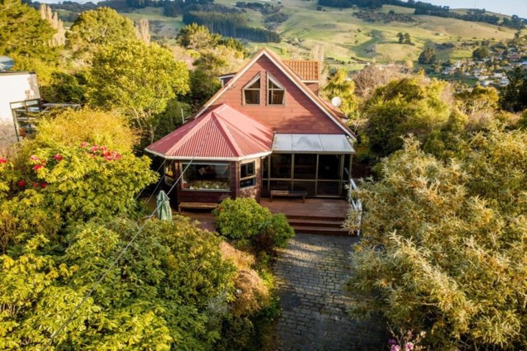 Photo of property in 30 Porterfield Street, Macandrew Bay, Dunedin, 9014