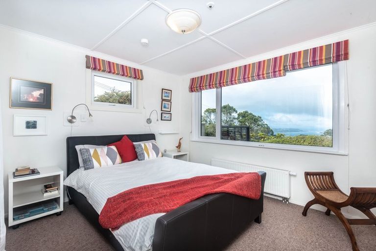 Photo of property in 9 Ruskin Road, Newlands, Wellington, 6037
