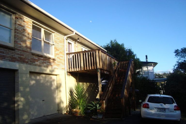 Photo of property in 2/27 Robin Lane, Browns Bay, Auckland, 0630