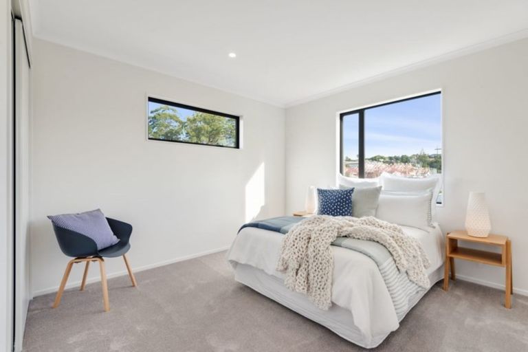 Photo of property in 40 Owen Chapman Drive, Red Beach, 0932