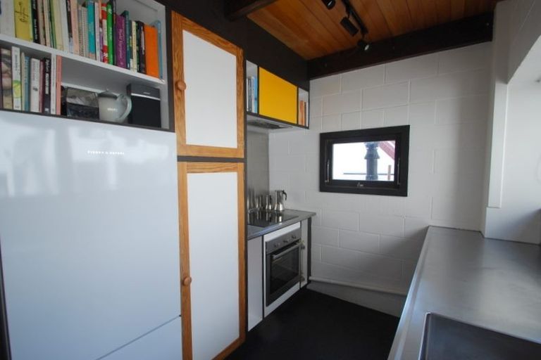 Photo of property in 9a Pitarua Street, Thorndon, Wellington, 6011