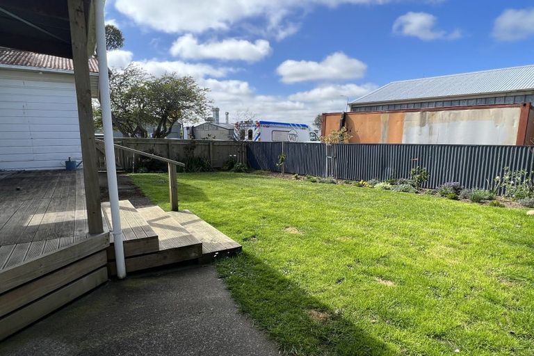 Photo of property in 7 Seddon Street, Dannevirke, 4930