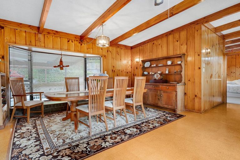 Photo of property in 7 Opanuku Road, Henderson Valley, Auckland, 0612