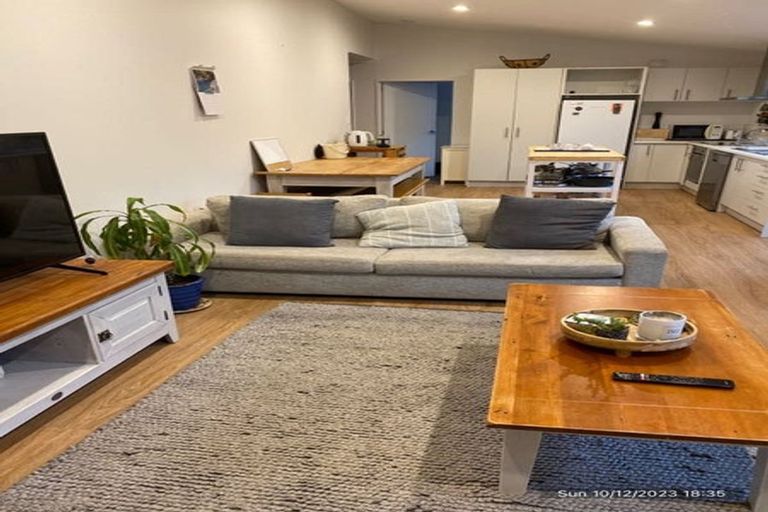 Photo of property in 10b Toatoa Place, Mangere Bridge, Auckland, 2022