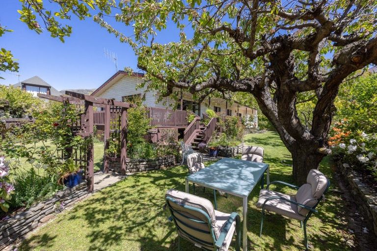 Photo of property in 34 Sargood Drive, Wanaka, 9305